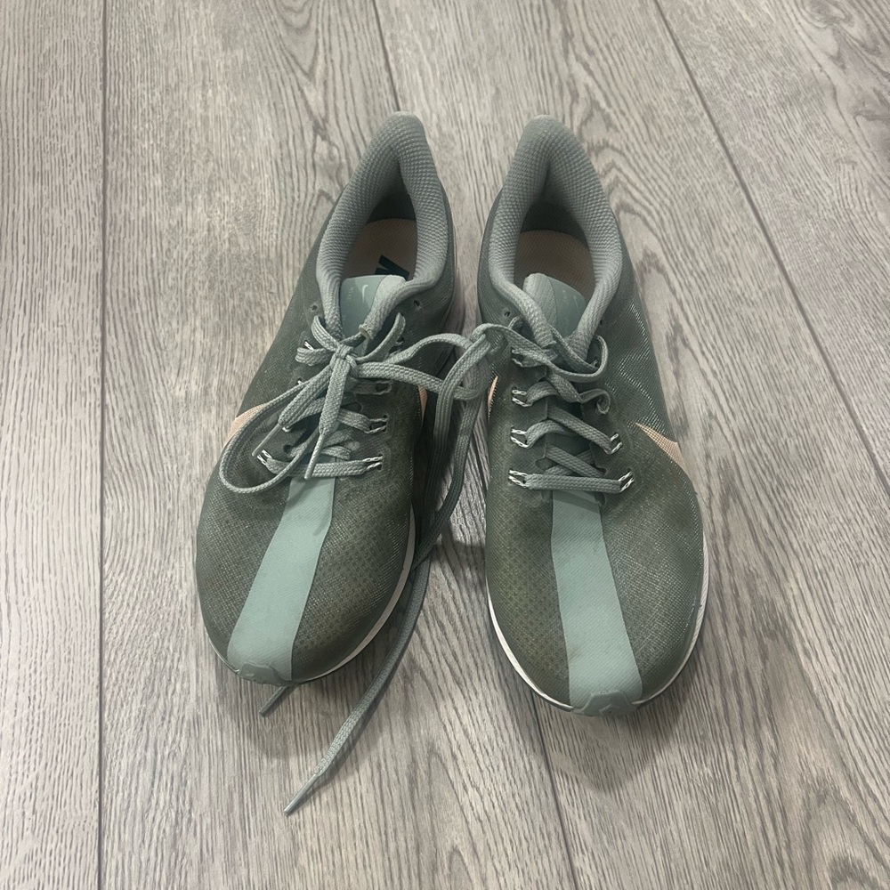 Nike Pegasus Running Shoes - BARELY WORN